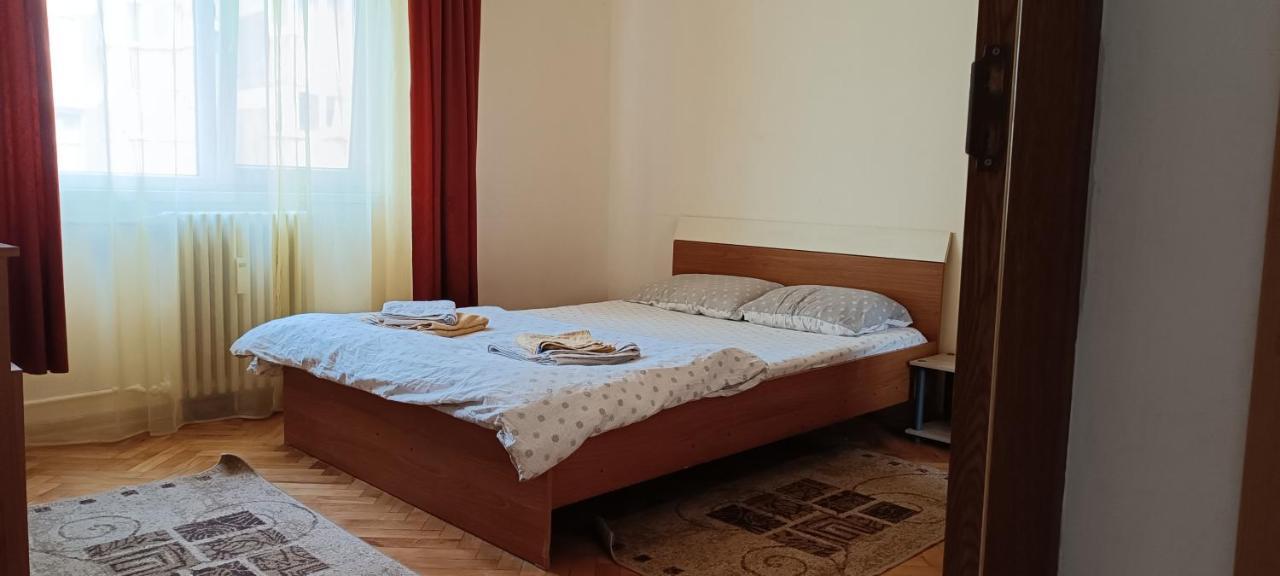 Lora'S House Apartment Oradea Exterior foto